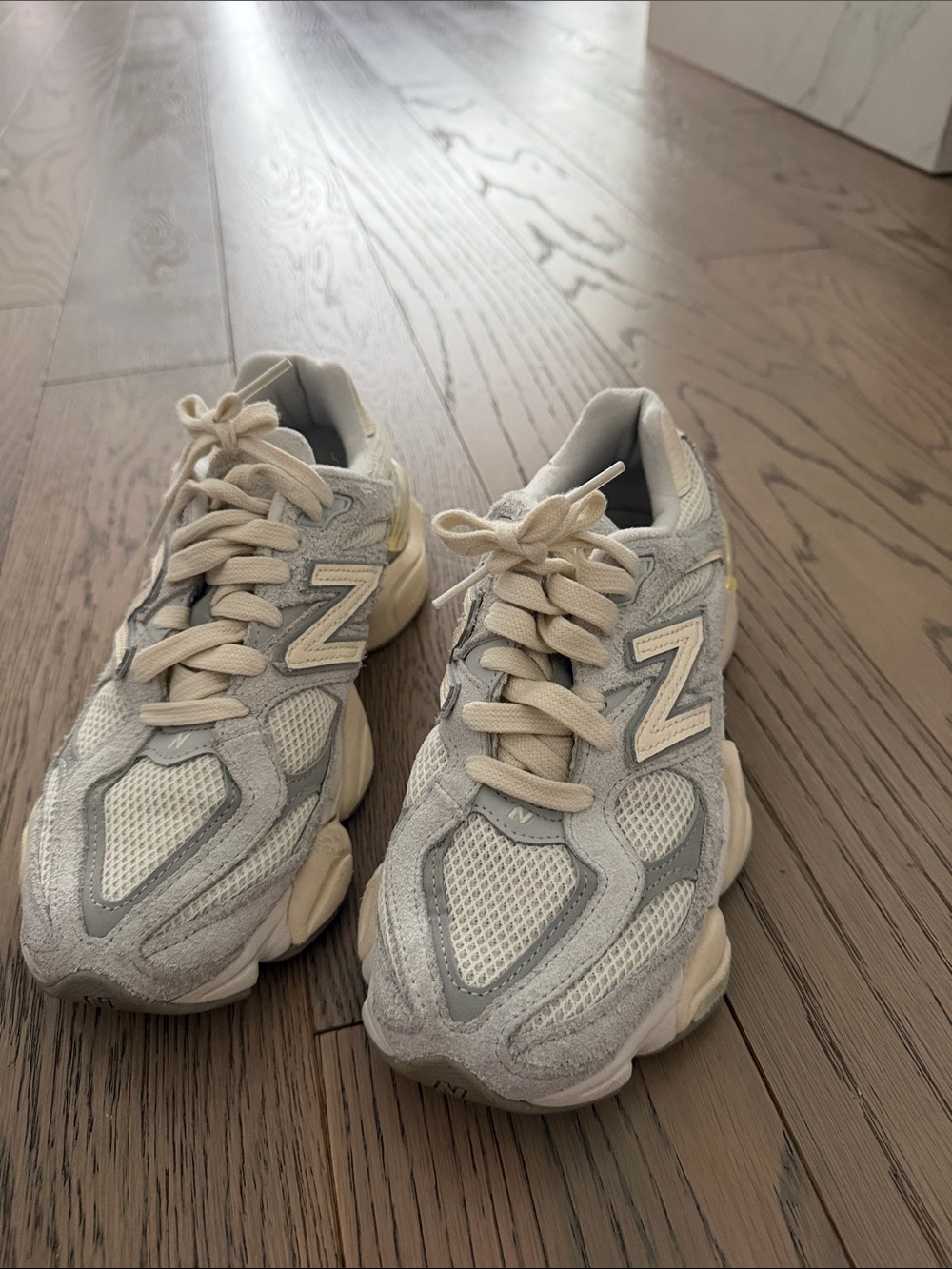 New Balance Women's Gray and Cream Chunky Sneaker